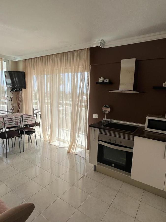Cozy Apartment Near The Beach Плая де лас Америкас Екстериор снимка