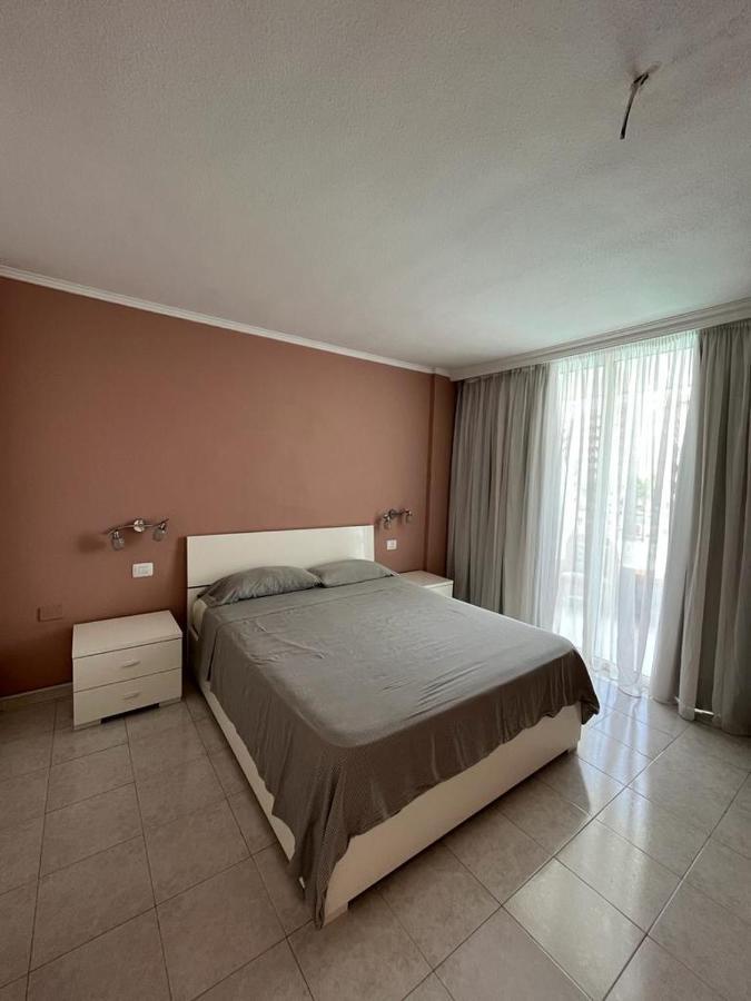 Cozy Apartment Near The Beach Плая де лас Америкас Екстериор снимка